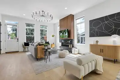 Image de Modern Luxury in Downtown Cbus - Close to Franklin Park and the East Market