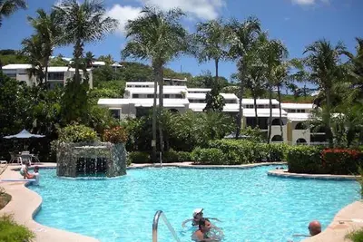 Image de Newly Furnished Beachside Townhouse Steps to the Beach & Pool!