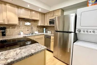 Image de Home Away from Home Prime Location 1b1b Apt