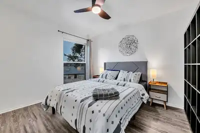 Image de Cozy Modern 2br Retreat Atx Downtown, Mins away to Prime Locations Airport