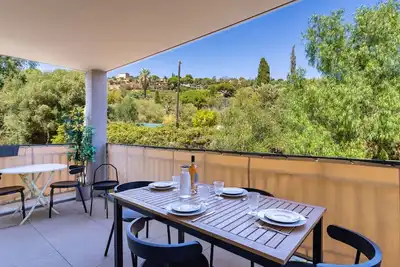 Image de Joli appartement pour 4 personnes avec climatisation, piscine, Wifi, Tv, terrasse et parking