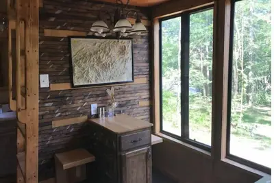 Image de Cozy Tiny Home in peaceful mtn setting near trials, waterfalls, and the city