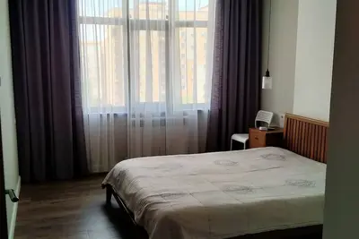 Image de Modern & spacious, cozy balcony to mountains from Bishkek Center.