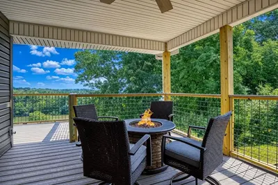 Image de Broadview, River, Golf Course, Games, free Attraction Tickets! ! !