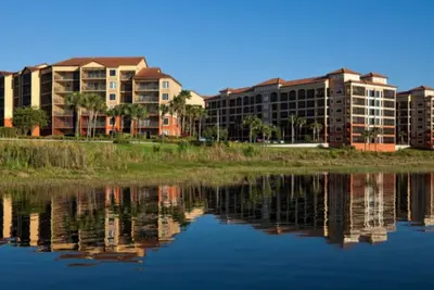 Image de 4 bedroom suites for up to 16 guests in Orlando near parks and attractions