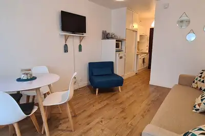 Image de Le Studiodé à proximité immédiate de la plage et de la Thalasso