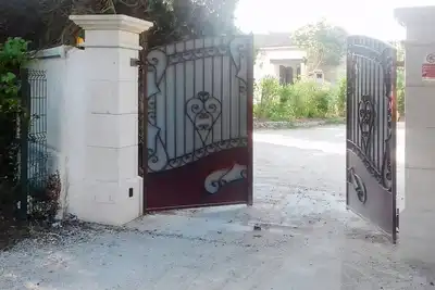 Image de Agréable maisonnette située dans une belle propriété