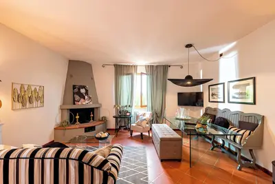 Image de Cozy Apartment in the heart of Chianti (Private Garden + Free Parking)