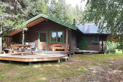 Image de Rymlig och Fräsch Stuga med Egen Timmerhus-bastu och Badtunna Nära Lakenesjön