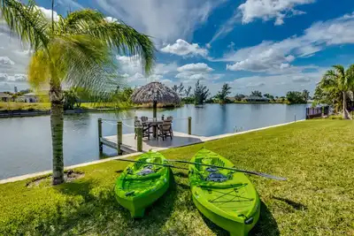 Image de Villa Bahama Bay - on water, comfy, pool, spa, kayaks