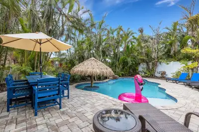 Image de Beautiful 3 Bedroom 3 Bath Home Steps Away from the White Sands of Holmes Beach!