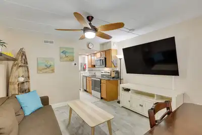 Image de Wildwood Condo w/ Community Pool: Walk to Beach!