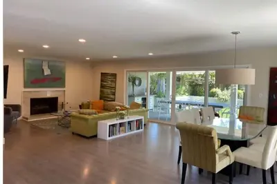 Image de Gorgeous Home For Indoor / Outdoor Living