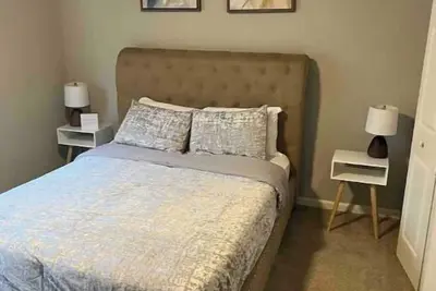 Image de Cozy Apartment in West Midtown Atlanta. Located near all the malls and shops.