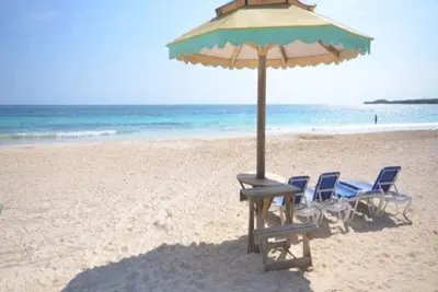 Image de Je Suis Content -4 B\/R Beachfront Villa w\/Staff