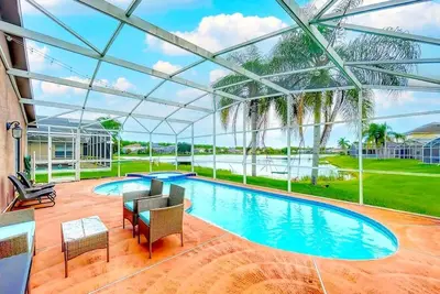 Image de Lake View Private Pool Home Near Disney and Airport