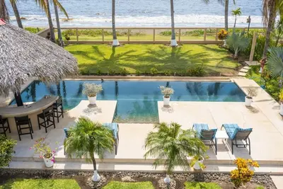 Image de Beachfront Villa Elysian Sol Suite Sleeps 3