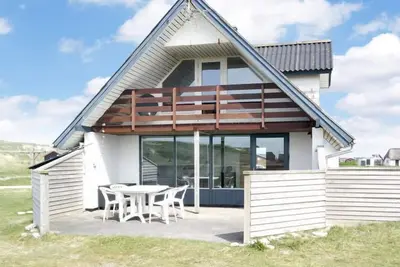 Image de \"Eringisl\" - 50m from the sea by Interhome