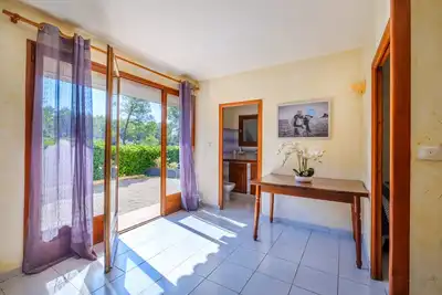 Image de Appartement de vacances '4 Personnes Le Tignet' avec piscine, jardin partagé et Wi-Fi