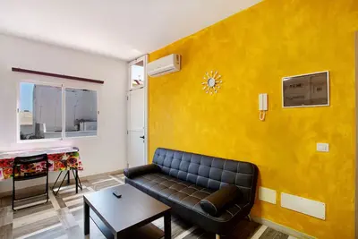 Image de Appartement de vacances 'Apartamento C Para 2 En Vecindario' avec terrasse privée et Wi-Fi