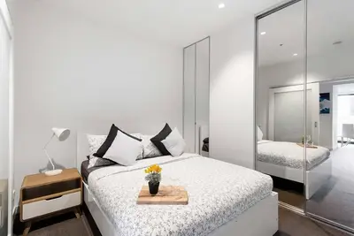 Image de A Stylish Apt for 4 Near Queen Victoria Market