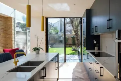 Image de Modern Spacious 5 Bedroom House