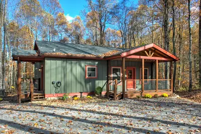 Image de Baby Bear | Quiet Cabin on Bearwallow Mountain | Hot Tub and Near Hiking Trails