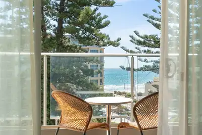 Image de Belle Escapes - Lazy Days on Colley Terrace
