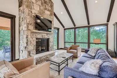 Aspen Peaks Overlook - Private Hot Tub & Fire Pit