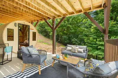 Image de Upscale Cabin: Sauna, Hot Tub, Game Room, Theater