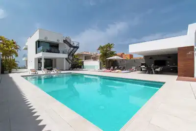 Image de Villa Serenity. Luxury 5 Bedroom Villa. Private Heated Pool.