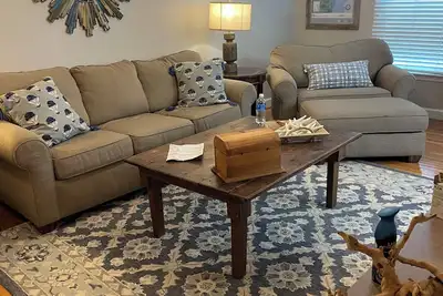 Image de 10 minute walk to Uga campus or downtown!