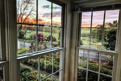 Image de 5br Hood Oaks Farm~✓Swim/Fish+King Bed+Sunrm+FirePt/nr Mtns+Lakes+I-85 & 26+Tiec