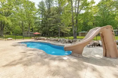 Image de Lakefront Oasis w/ Hot Tub, Pool, Courts & 2 Homes