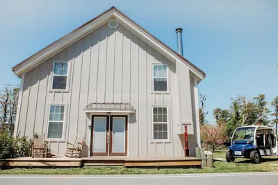 Image de Historic Family Vacation Home with Golf Cart