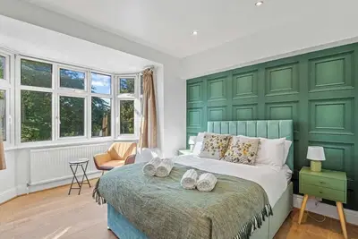 Image de Luxury 6br Ensuite - Business & Family - Parking