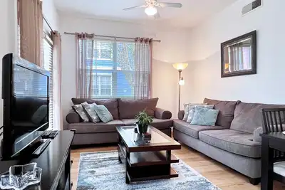 Image de Lovely Family Townhome in Great Location-2200scd