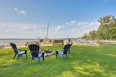 Image de Saint Helen Lake House w/ Private Beach & Fire Pit