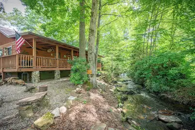 Image de Creekfront Cabin w/ Hot Tub! Motorcycle Friendly!