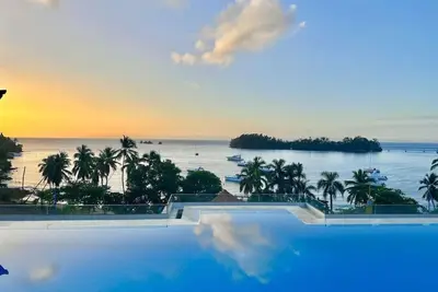 Image de Finely Decorated Apt, Spectacular Bay View, Pool, Jacuzzi, Full Ac