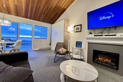 Image de Oceanfront Studio with Loft - amazing views!