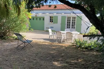 Image de Maison familiale dans un hameau calme proche de la plage.