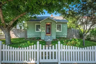 Image de Cozy historic downtown Cda home w/ office space. Pet friendly!