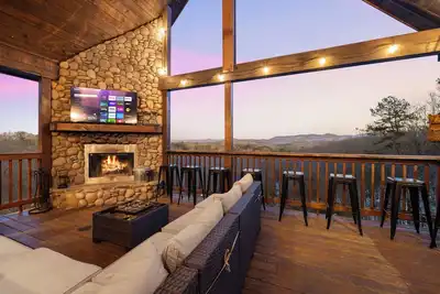 Image de 40% Off•10 Min to Downtown•Omg Views•Private•Hot Tub•Deck•Firepit•Game Room
