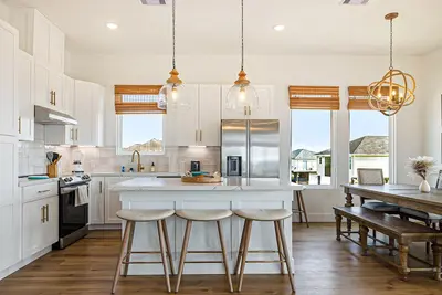 Sol Vacation | Idyllic house in Freeport with easy beach access, marble finishes