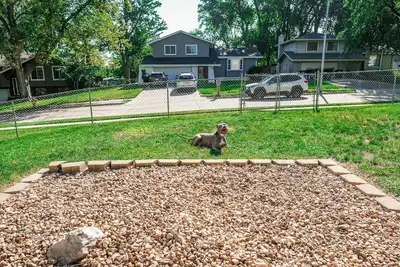 Image de Pet Friendly 3br Home w/ Private Deck + Puppy Shed