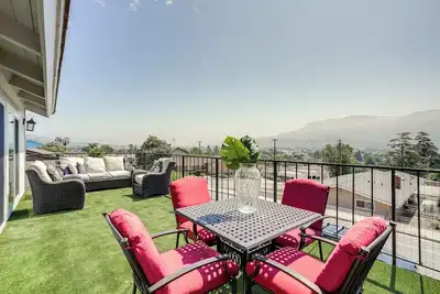 Image de Chic Santa Paula Home w/ Mountain & City Views!