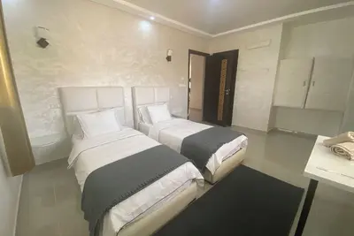 Chambre Fa, Guitar Palace