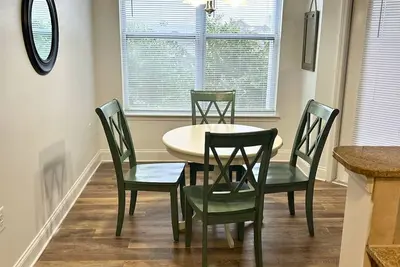 Image de Exquisite Retreat in Charlotte - Pool, Gym