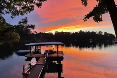 Image de Stunning Modern Lakefront Fun, Swim, Paddleboard